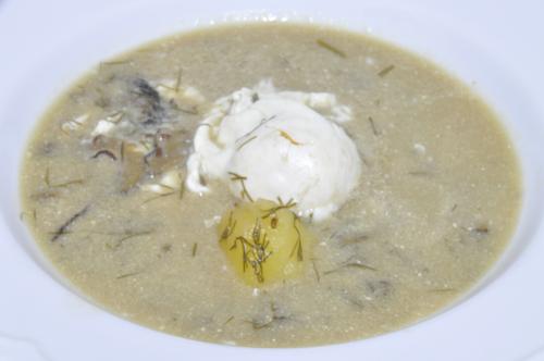 Jihočeská kulajda s houbami a zastřenými vejci – Snadné recept z Česko kuchyně, hotový za 30 - 45 minut